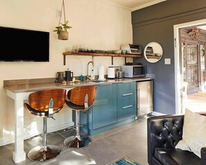 Interior - Apt1@EdenBrae - Serene, Walkable, Modern Retreat, Named Best in Bham (Birmingham)