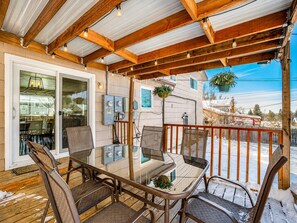 Outdoor dining - Family-Friendly Retreat • Game Room & Backyard (Colorado Springs)