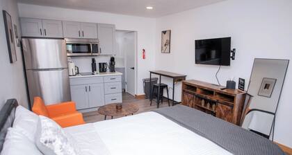 Mt. Sterling Modern Studio – Monthly Stay
Share
Save