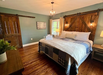 Full Home, hot tub, Game Room!