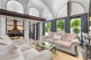 Living area - Iconic La Jolla 10M Estate Upscale Events (San Diego)