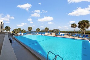 Piscine extérieure, piscine chauffée