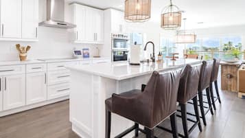Fridge, microwave, dishwasher, coffee/tea maker