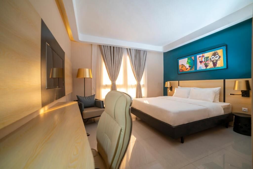 In-room safe, desk, laptop workspace, blackout curtains