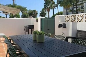 Outdoor dining - Townhouse with 4 beds, 400 meters to the beach (Fuengirola)