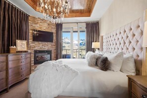 2 bedrooms, iron/ironing board, WiFi, bed sheets - Mountain Village Escape | Views + Steam Shower (Mountain Village)