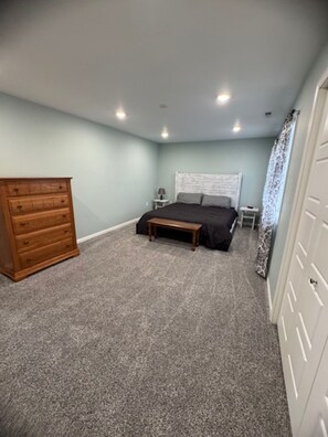2 slaapkamers, een strijkplank/strijkijzer, wifi, beddengoed