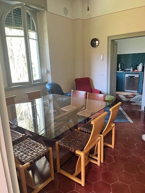 Dining - Villa Giovanna. A welcoming Art Nouveau villa just five minutes from Lake Iseo. (Solto Collina)