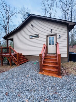 Exterior - The Bear Den, Our house... your second home!
BRAND NEW Mountain Cabin (Murphy)