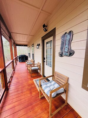 Terrace/patio - BRAND NEW Mountain Cabin fully Equipped for Extended Stays & Remote Work (Murphy)