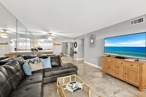 TV - Ground-Floor Condo Walk to Beach (Siesta Key)