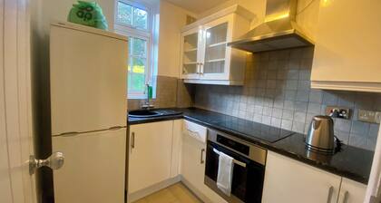 2 Bed City Centre Apartment Near Station