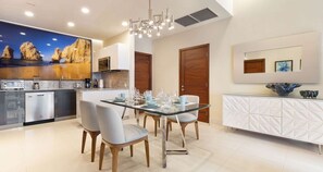 Dining - New Year's Week! Dec 26, 2026-Jan 2, 2027 2 BDR in Oceanfront La Valencia Resort (CABO SAN LUCUS)