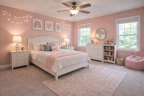 6 bedrooms, iron/ironing board, WiFi, bed sheets - Beautiful 6-bedroom house in Webster perfect for family getaways (Webster)