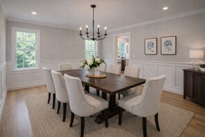 Dining - Beautiful 6-bedroom house in Webster perfect for family getaways (Webster)
