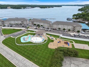 Exterior - Piece of Paradise at Lands End 3 br, 2ba Endless LAKE VIEWS (Osage Beach)