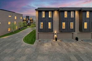 Exterior - Nashville Hideaway - Rooftop Patio w City Views (Nashville)