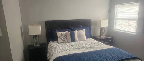 1 dormitorio, tabla de planchar con plancha, wifi gratis y ropa de cama
