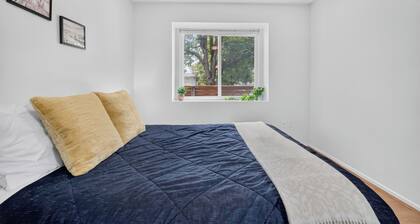 Spacious 2BR Ground-Level Suite Near Kingsway Central Park & Metrotown 🌿
