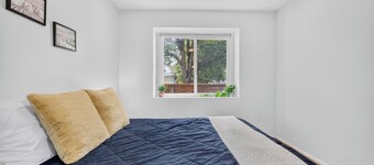 Spacious 2BR Ground-Level Suite Near Kingsway Central Park & Metrotown 🌿