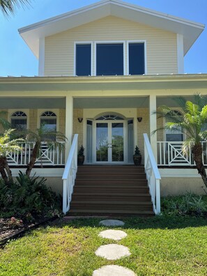 Exterior detail - Hangar Home for Seasonal Lease.Mother In Law apartment adjoining. Large Hangar. (LaBelle)