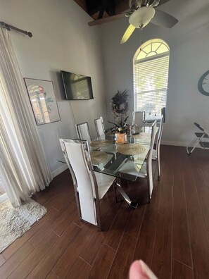 Dining - Hangar Home for Seasonal Lease.Mother In Law apartment adjoining. Large Hangar. (LaBelle)