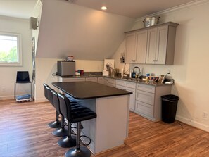 Private kitchen - 5-bedroom home with pool and hot tub in Thomasville.  Relax with the family. (Thomasville)