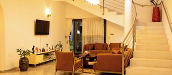Maria Gracia House