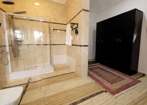 Suite | Bathroom - Maria Gracia House (Grand-Bassam)