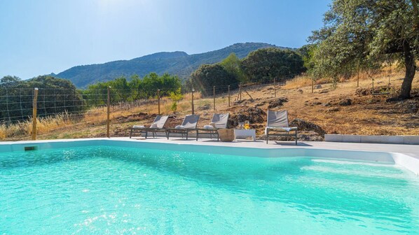 Pool - Cortijo Fuente La Lana Villanueva del Trabuco by Ruralidays (Málaga)