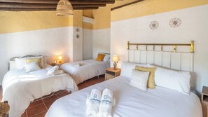 3 bedrooms, travel cot - Cortijo Fuente La Lana Villanueva del Trabuco by Ruralidays (Málaga)