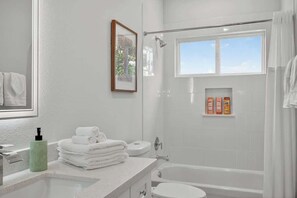 Dusche, Haartrockner, Shampoo