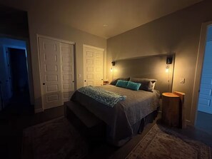 3 bedrooms, iron/ironing board, WiFi, bed sheets - Grand Canyon Retreat (Williams)