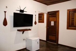 Chalet, Balcony, Garden View | Interior - POUSADA PARAISO DO CALANGO AZUL (Presidente Figueiredo)