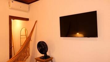 Chalet, Balcony, Garden View | Interior