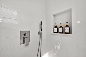 Hair dryer - Stylish Stay | Sleeps 6 | 10 min to Downtown HTX (Houston)