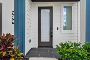 Exterior detail - Modern 3BR Home w/ Foosball & Stylish Design (Houston)
