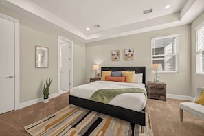 3 bedrooms, iron/ironing board, WiFi, bed sheets - Charming Houston Retreat w/ Foosball Fun (Houston)