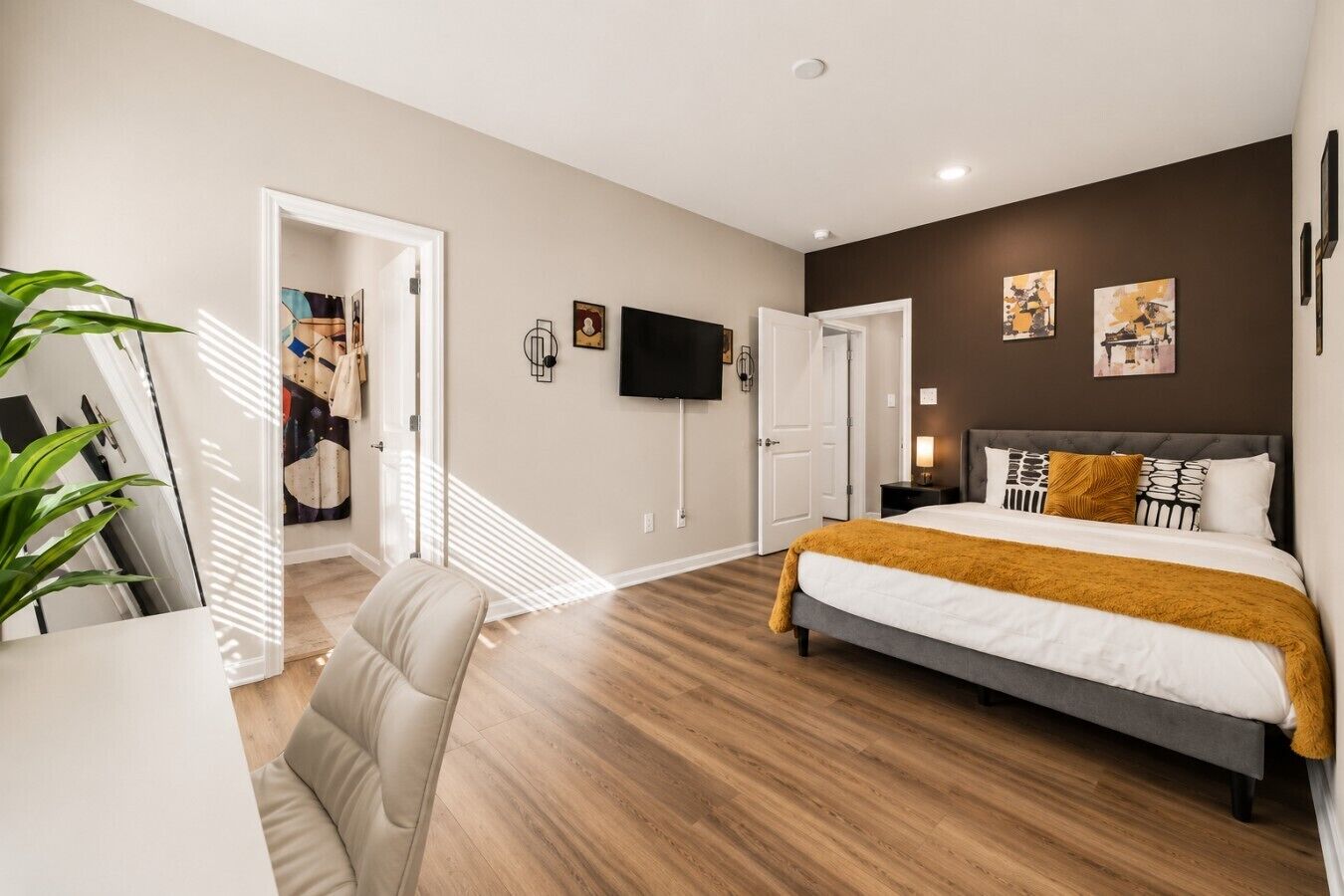 3 Schlafzimmer, Schreibtisch, Bügeleisen/Bügelbrett, WLAN
