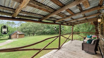 Cabin, 1 King Bed, Kitchen, Hill View | Terrace/patio