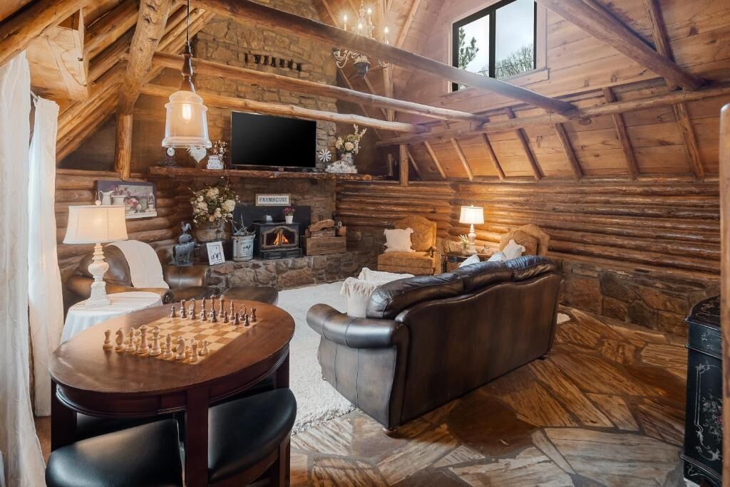 Hytte - 1 kingsize-seng - terrasse - bakkeudsigt | Interiør