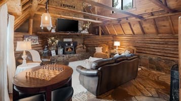 Hytte - 1 kingsize-seng - terrasse - bakkeudsigt | Interiør