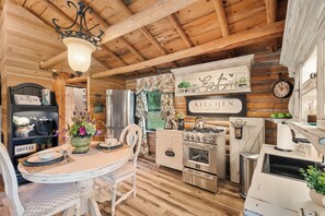 Cabin, 1 King Bed, Kitchen, Hill View | Private kitchen