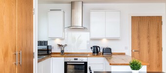 Spacious 2BR Ground Floor Sleeps 5 Near Peterhead Harbour FREE Parking Fast WiFi