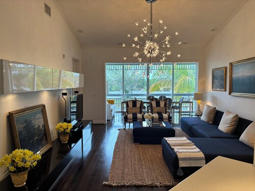 Spacious 4-bedroom apartment At IMG Academy