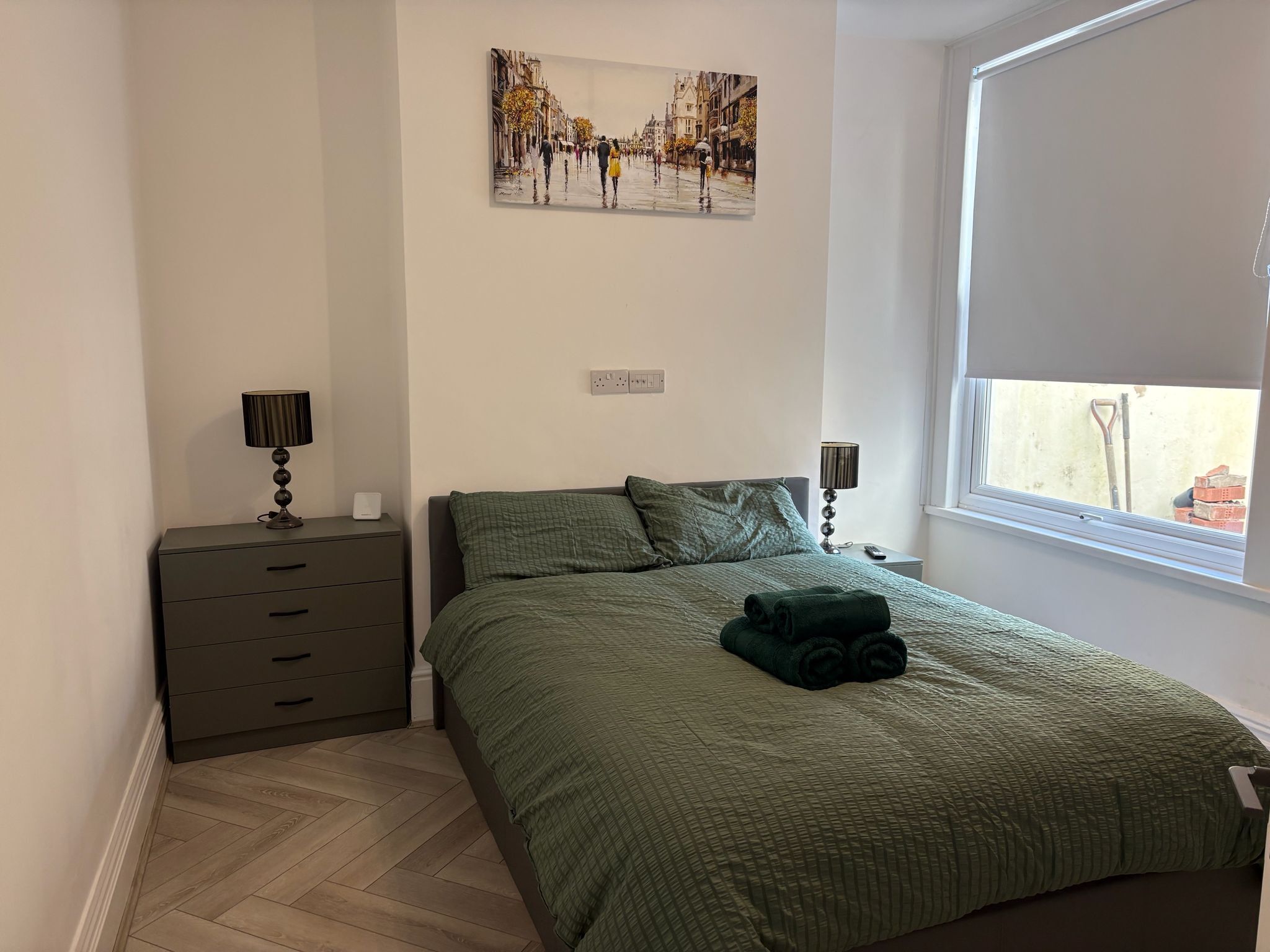 2 bedrooms, iron/ironing board, WiFi, bed sheets
