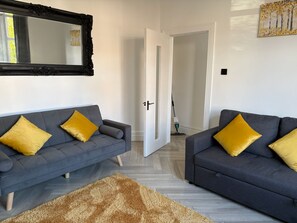 Living area - Coastal Retreat, Rhos-on-Sea, 1-Min Walk to Beach (Rhos on Sea)