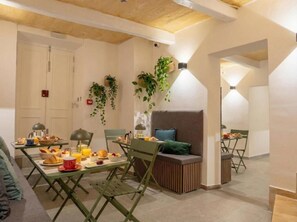 Dining - Kapuccini Hill Boutique hotel  (Floriana)