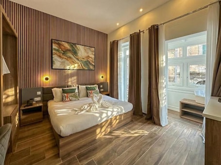 Deluxe Double or Twin Room, Balcony, City View | Minibar, in-room safe, desk, blackout drapes. Kapuccini Hill Boutique hotel