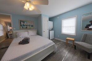 Room - 2 Bedroom Pet Friendly Duplex Steps From Beach (Gulf Shores)